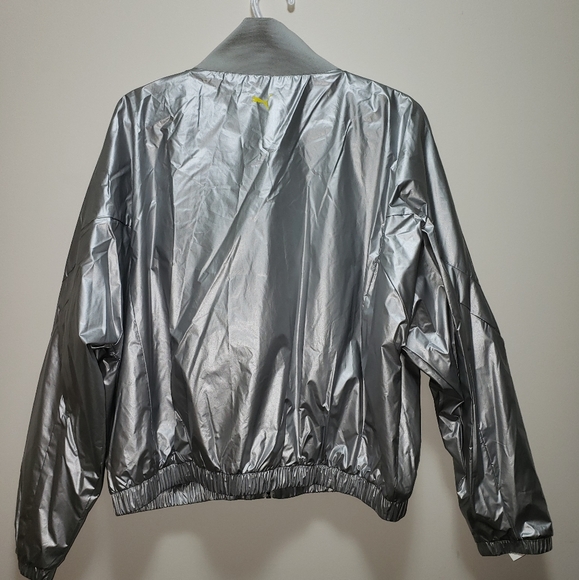 Puma Woman's Silver Sweat Workout Jacket S-XL NWT - Picture 2 of 10